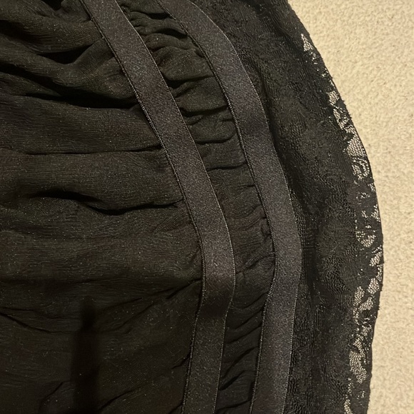 H & M Little Black Stretchy Lace Detail Dress sz 8 - Picture 5 of 8